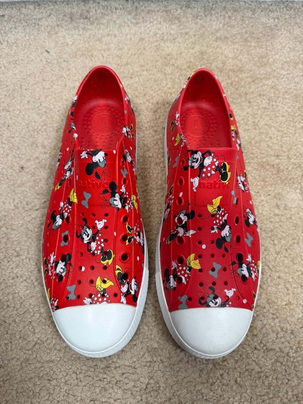 Native Disney Jefferson Slip On Shoes Mens Size 9 Womens Size 11 Minnie Mouse